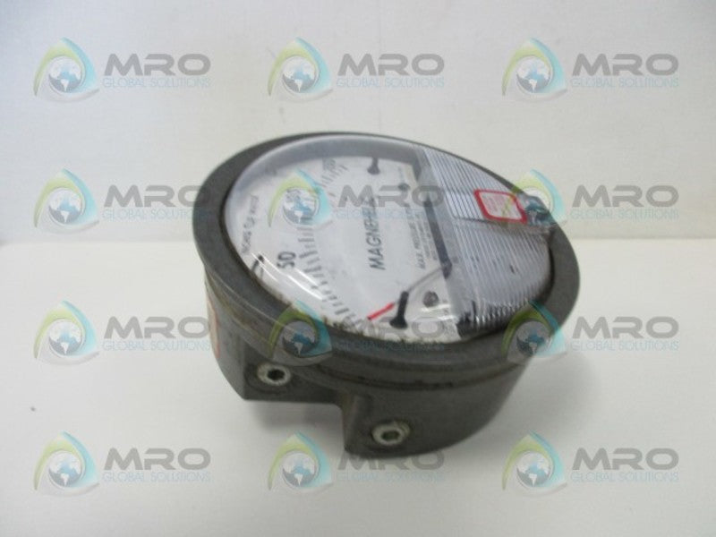 DWYER 2150 PRESSURE GAUGE  UNMP