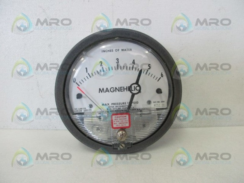 DWYER 2006 PRESSURE GAUGE  UNMP