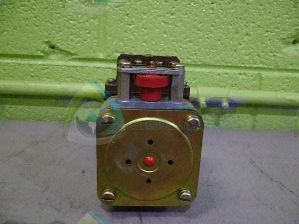 SQUARE D 9050C0210 TIMING RELAY  NSNP