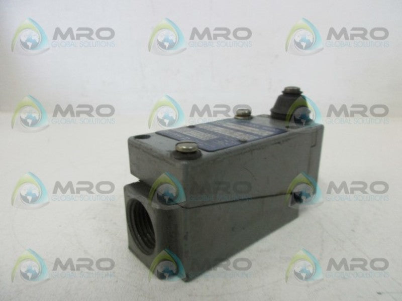 SQUARE D 9007-B54G LIMIT SWITCH  UNMP