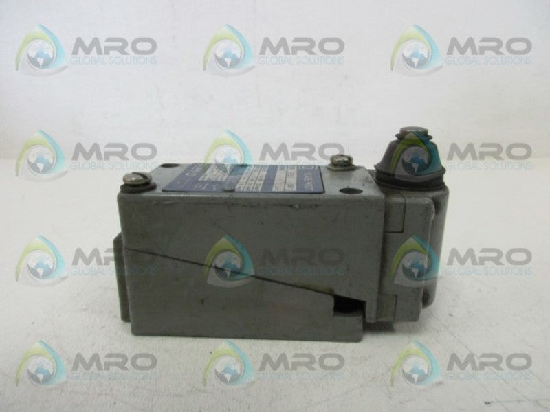 SQUARE D 9007-B54G LIMIT SWITCH  UNMP