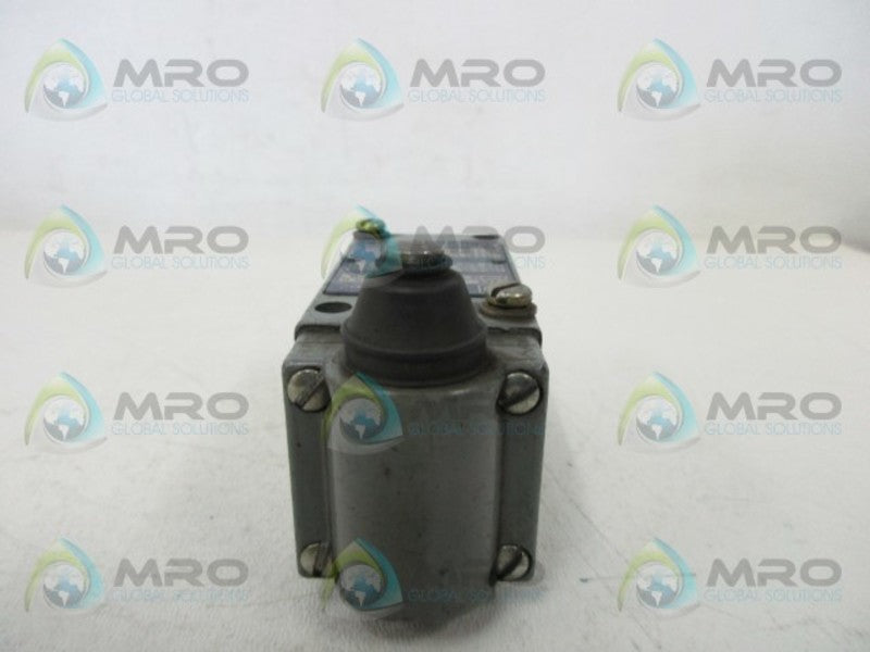 SQUARE D 9007-B54G LIMIT SWITCH  UNMP