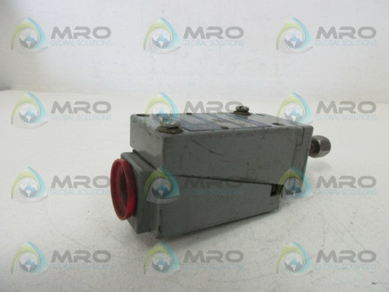 SQUARE D 9007-B54ED LIMIT SWITCH  UNMP