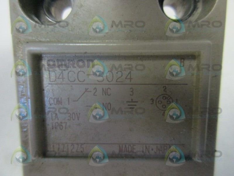 OMRON D4CC-3024 LIMIT SWITCH  UNMP