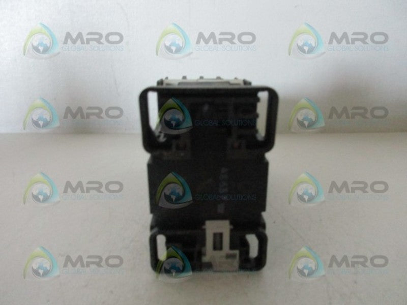 GENERAL ELECTRIC CL04D310M 24VDC CONTACTOR  UNMP