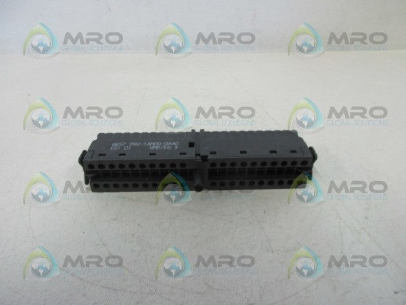 SIEMENS 6ES7 392-1AM00-0AA0 FRONT SCREW CONNECTOR  NSNP
