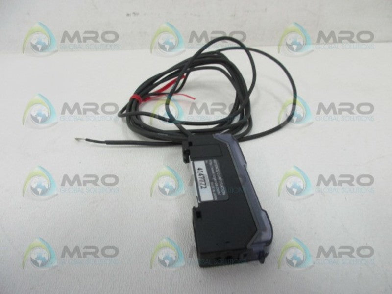 KEYENCE FS-V22RP PHOTOELECTRIC AMPLIFIER SENSOR  UNMP