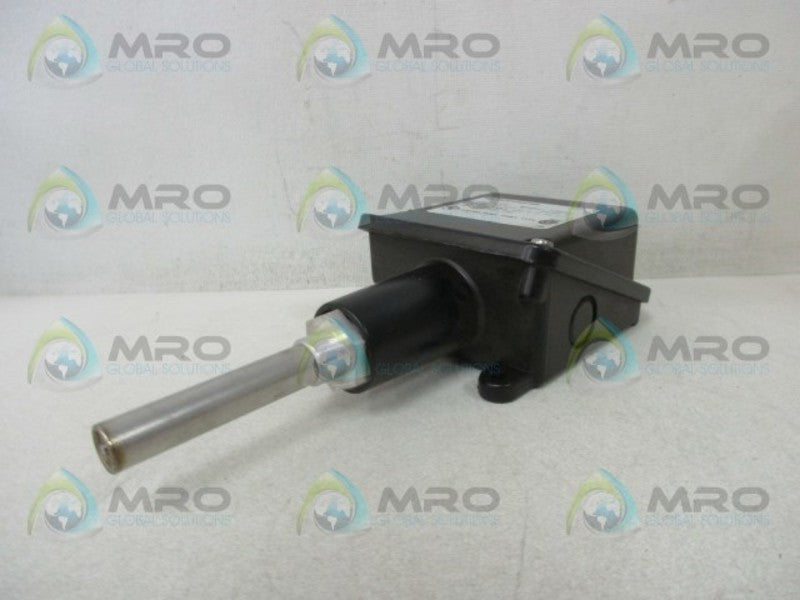 NELSON ELECTRIC B100-13807 TEMPERATURE CONTROLLER  NSNP