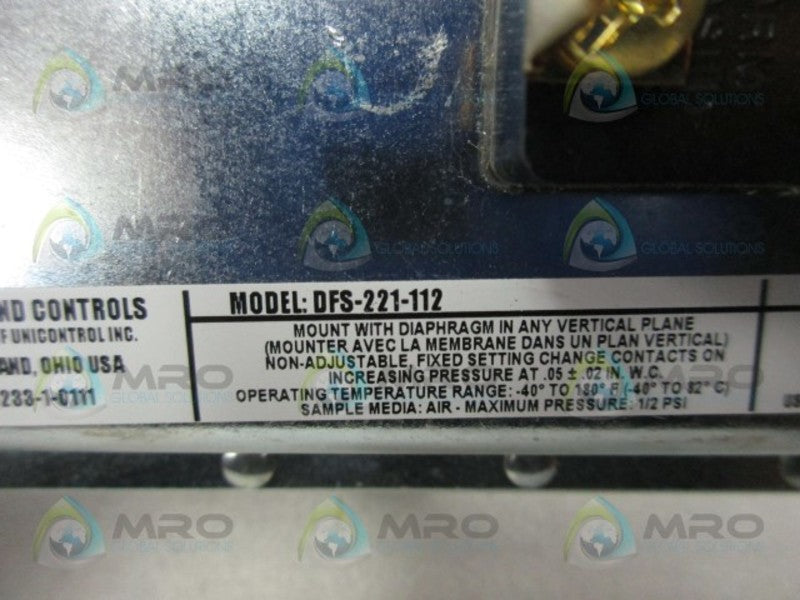 CLEVELAND CONTROLS DFS-221-112 AIR PRESSURE SWITCH  UNMP