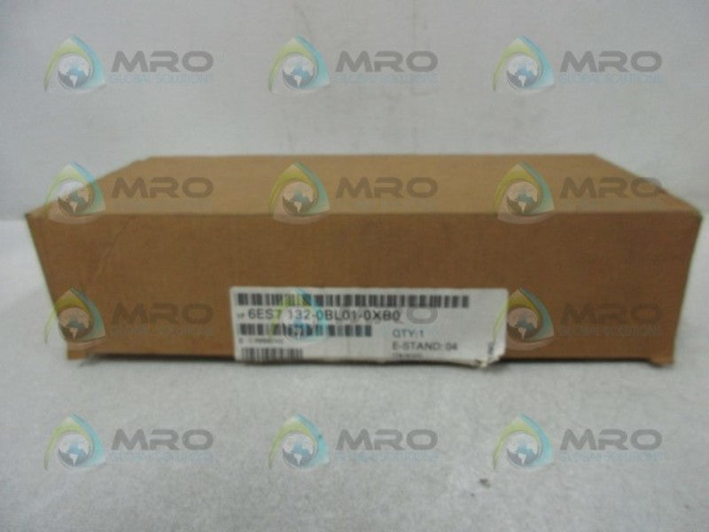 SIEMENS 6ES7-132-0BL01-0XB0 MODULE  UNMP