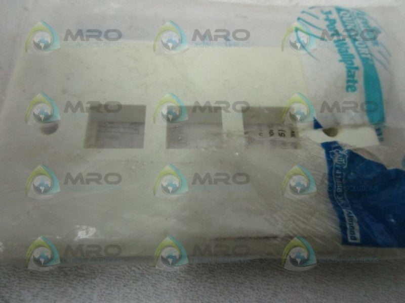 LEVITON R05-41080-3A 3-PORT WALLPLATE  NSNP