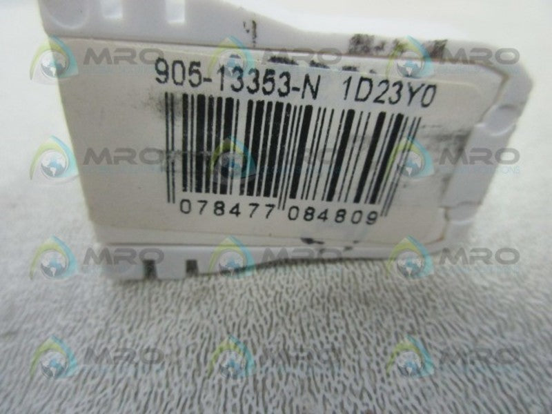 LEVITON 13353-N LAMP HOLDER (PK OF 7)  NSMP
