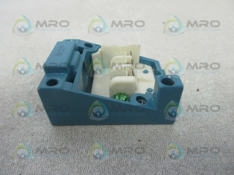 HONEYWELL LZZ41 ENCLOSED LIMIT SWITCH (AS PICTURED)  NSNP