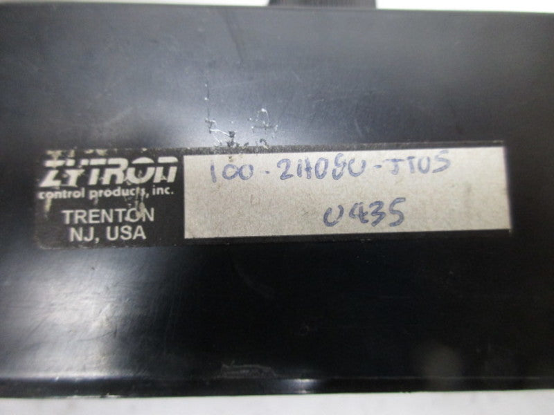 ZYTRON ZCP 100-8-Z004A TEMPERATURE CONTROLLER  UNMP