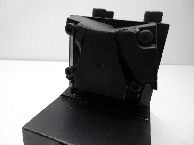 PARKER H3157BGA23B MANIFOLD (AS PICTURED)   UNMP