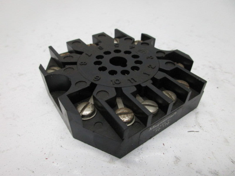 MAGNECRAFT 70-170 PANEL MOUNT SOCKET  UNMP