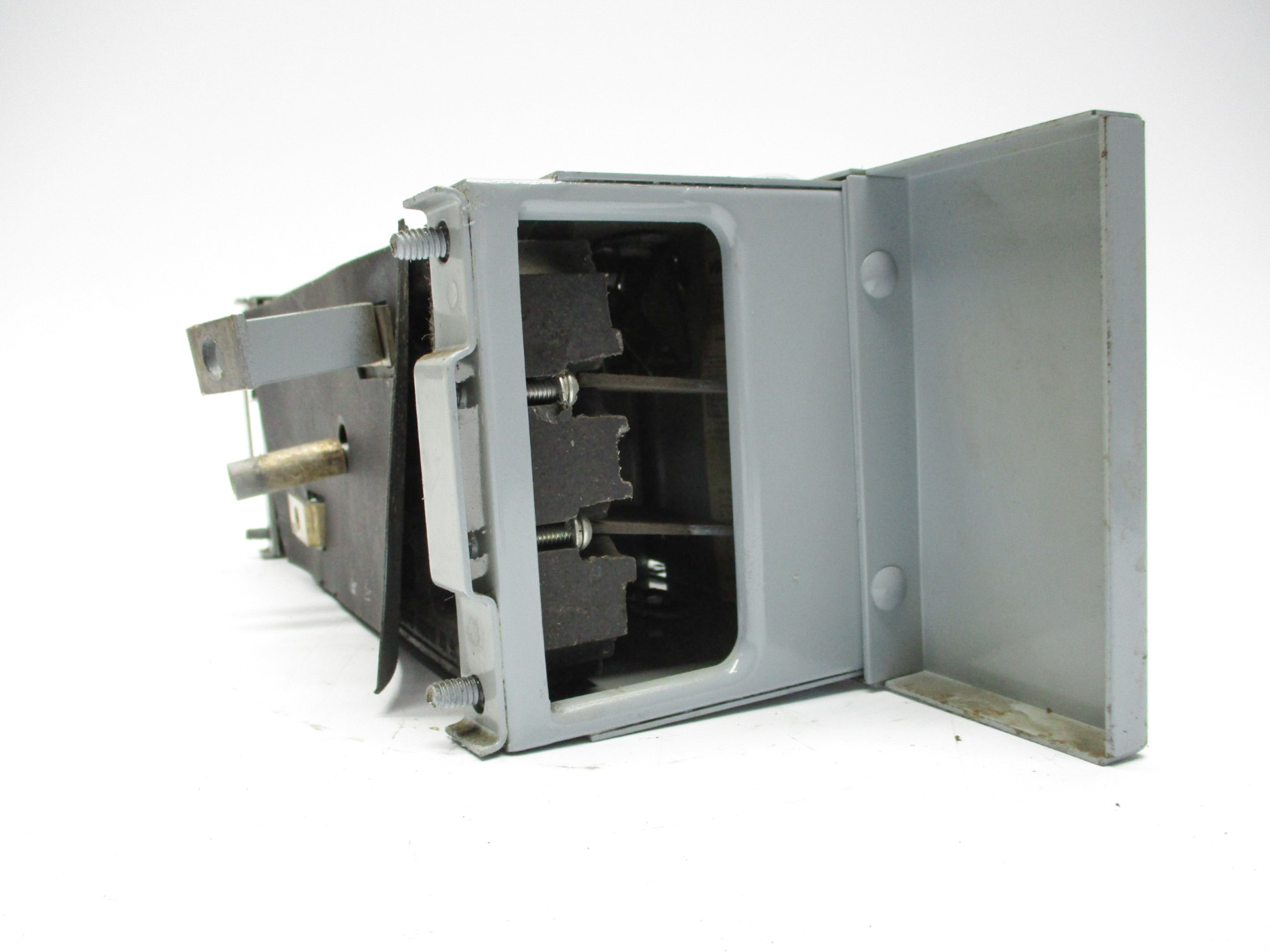 ITE V7B3211 30A UNMP