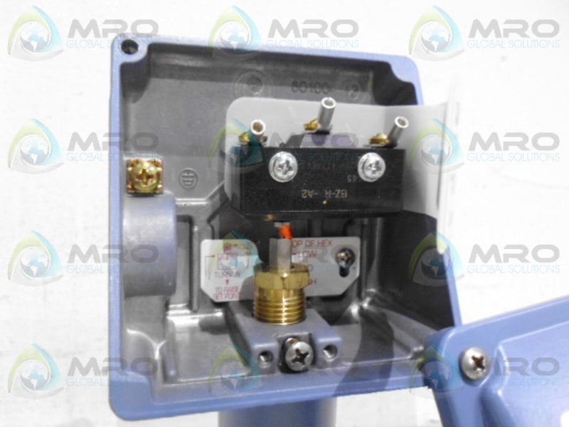 UNITED ELECTRIC H100-521 PRESSURE SWITCH  NSMP