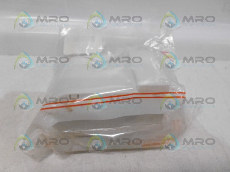 PASS & SEYMOUR 466 FLUORESCENT LAMPHOLDER *NEW IN ORIGINAL PACKAGE*