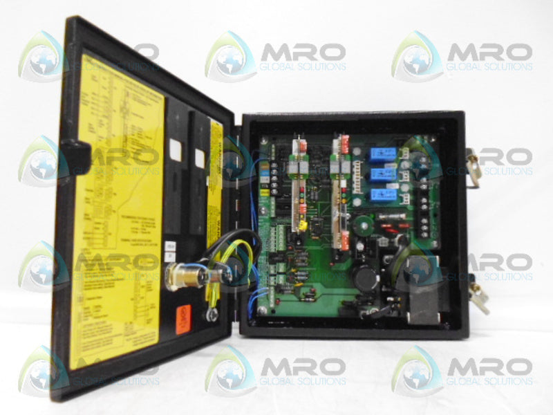 BANNER ENGINEERING MSCC-2L2M CONTROL BOX WITH NO KEYS UNMP