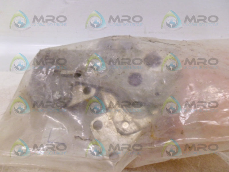 INTERNATIONAL 403540C93 CYLINDER LOCK *NEW IN FACTORY BAG*