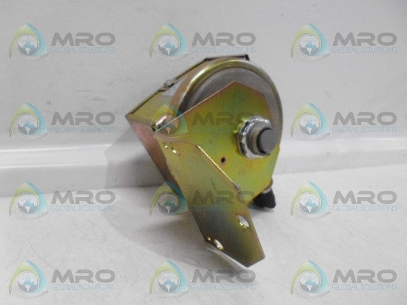 DWYER 1823 PRESSURE SWITCH UNMP
