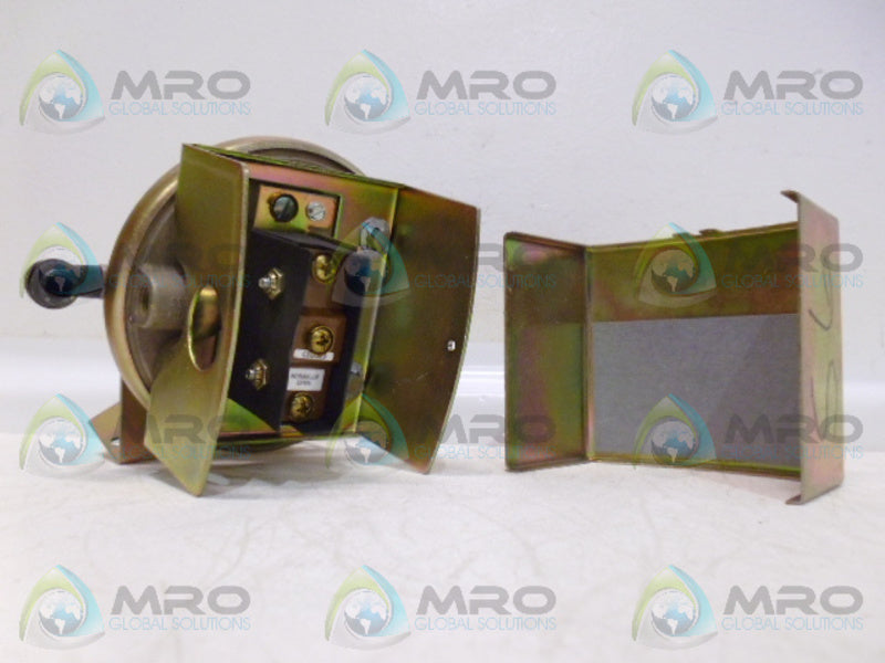 DWYER 1823 PRESSURE SWITCH UNMP