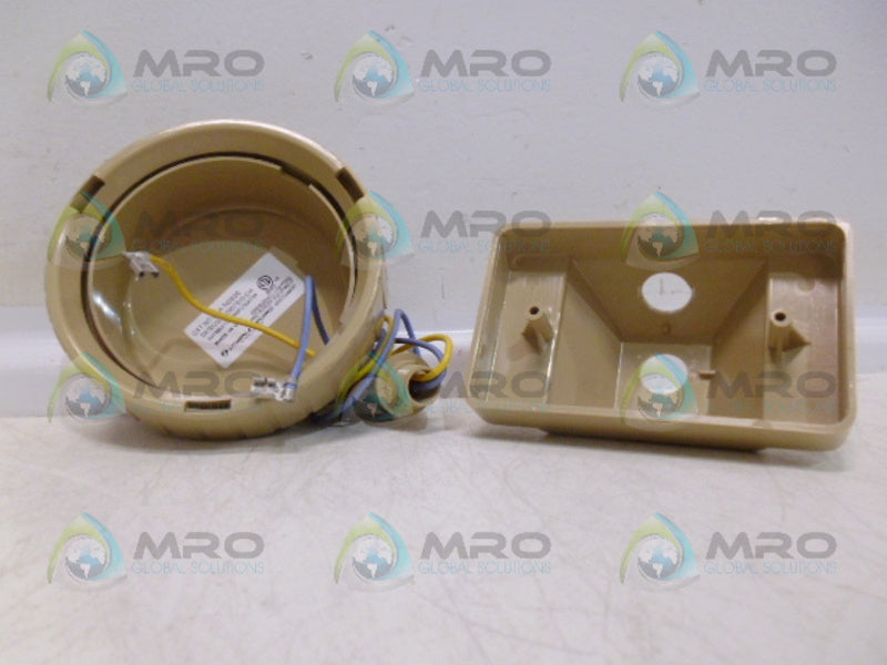 LITHONIA LIGHTING ELA N0806 w/o LAMP (AS PICTURED) NSMP