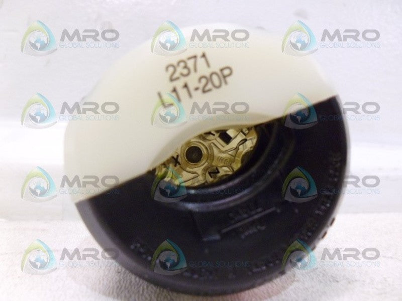 LEVITON 2371 3P 3W LOCKING PLUG NSMP