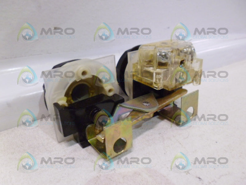 SQUARE D 9001-KA-2 DUAL PUSH BUTTON W/SINGLE CONTACT (AS PICTURED) UNMP