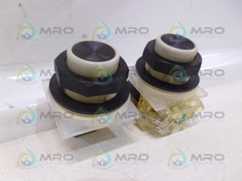SQUARE D 9001-KA-2 DUAL PUSH BUTTON W/SINGLE CONTACT (AS PICTURED) UNMP