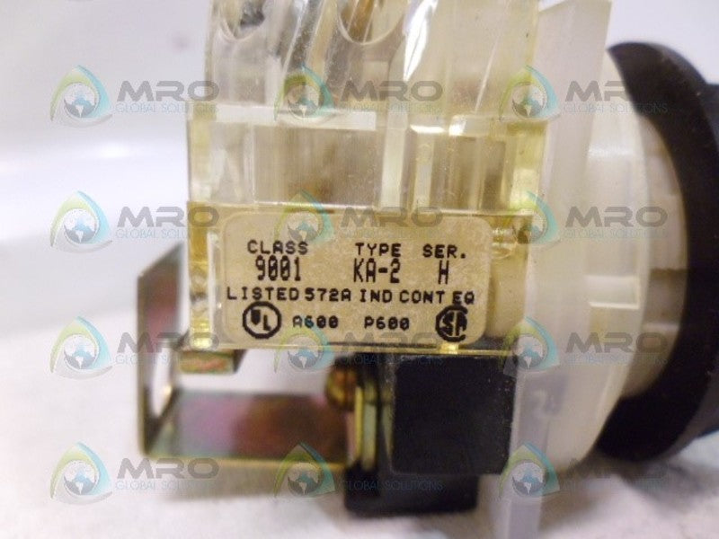 SQUARE D 9001-KA-2 DUAL PUSH BUTTON W/SINGLE CONTACT (AS PICTURED) UNMP