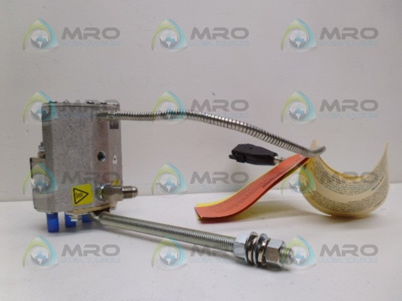 NORDSON 1057404 S-4-LP-T GLUE GUN *NEW IN BOX*