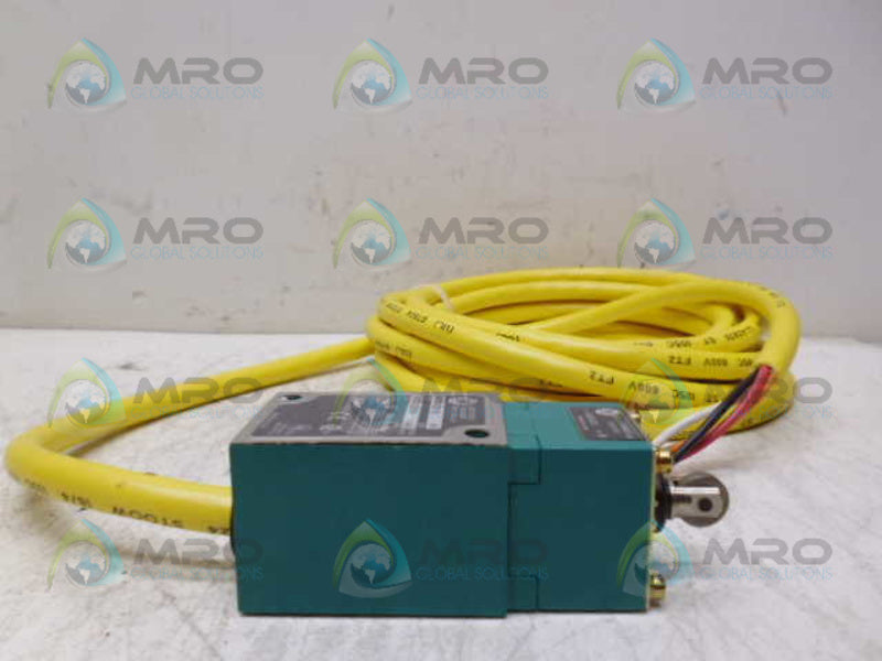 ALLEN BRADLEY 802M-DZY16 SER A PREWIRED FS LIMIT SWITCH *NEW IN BOX*