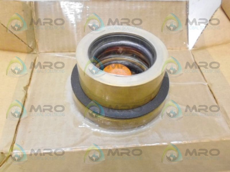 SYNTRON RP-86 SHAFT SEALS 2 11/16 *NEW IN BOX*