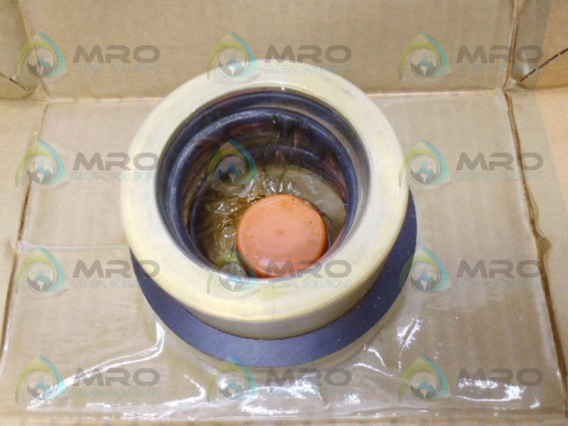 SYNTRON RP-86 SHAFT SEALS 2 11/16 *NEW IN BOX*