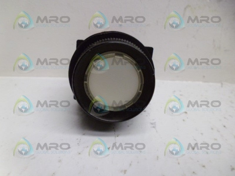 FUJI AR30G3LE3 WHITE PUSHBUTTON UNMP