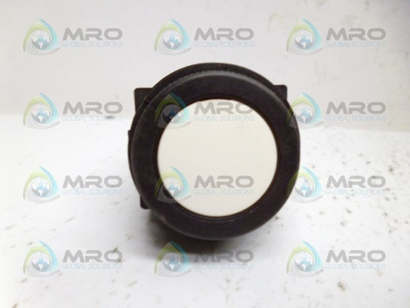 FUJI AR30F0R WHITE PUSHBUTTON UNMP