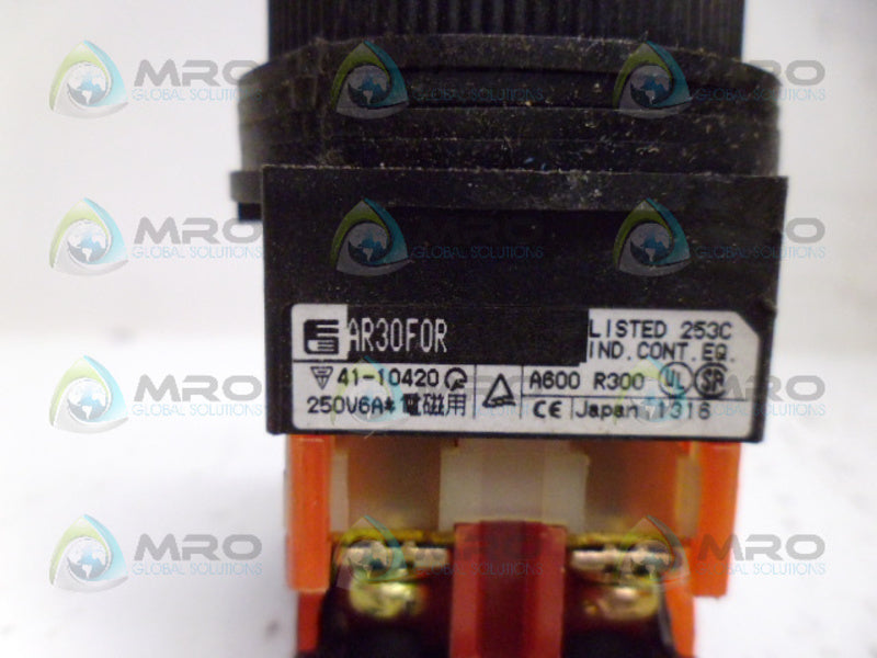 FUJI AR30F0R WHITE PUSHBUTTON UNMP
