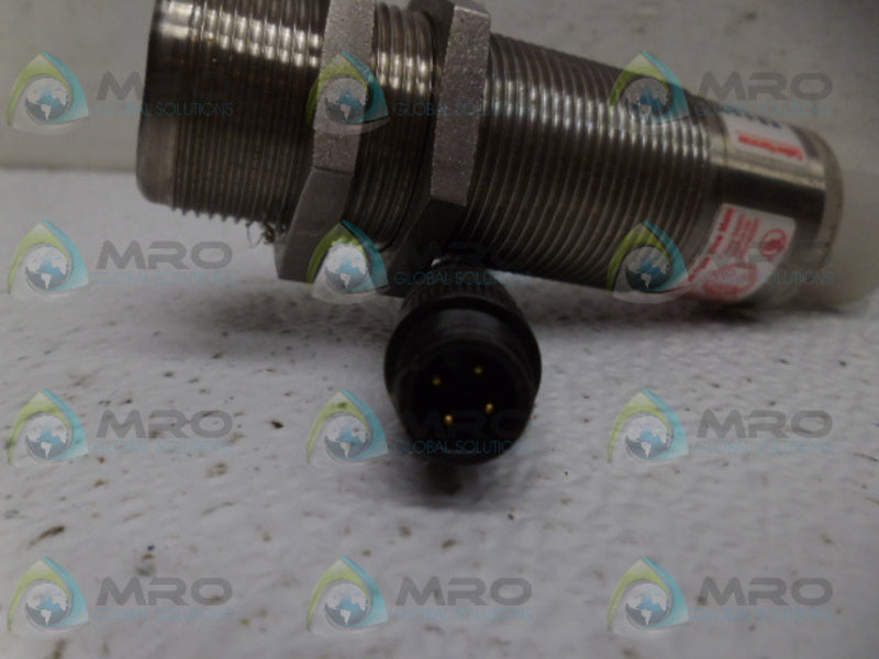 CUTLER HAMMER E58-30DP150-HDP PROXIMITY SENSOR UNMP