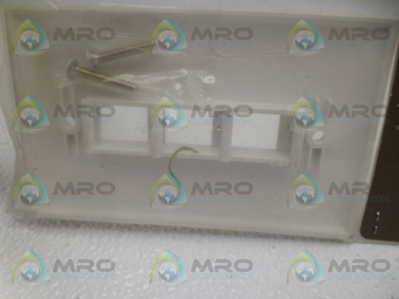 LEGRAND/ON-Q F3403-WH-V1 3-PORT WALL PLATE WHITE NSMP