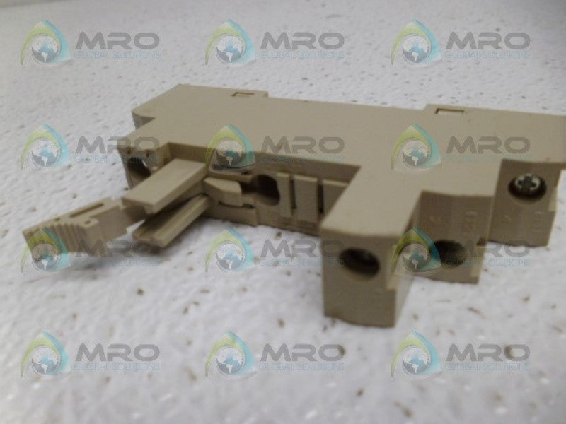 OMRON 2613EW SOCKET UNMP