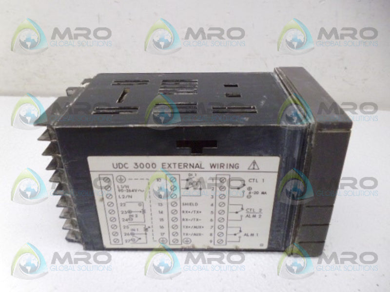 HONEYWELL DC300E-E-000-10-0000-W TEMPERATURE CONTROLLER UNMP