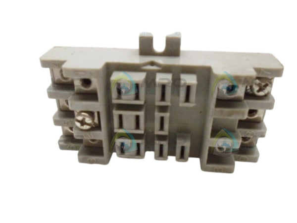 YOUNG SQ-11 RELAY SOCKET UNMP