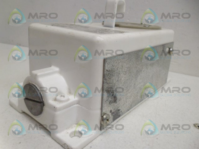 COOPER 8899907068 LIGHTING FIXTURE UNMP