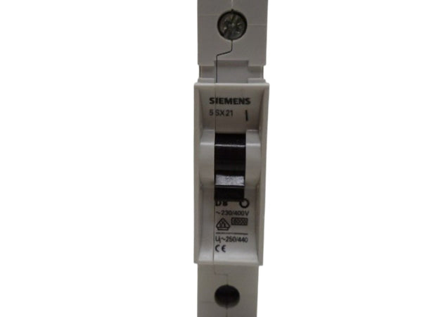 SIEMENS 5SX2108-8 CIRCUIT BREAKER 8A NSNP