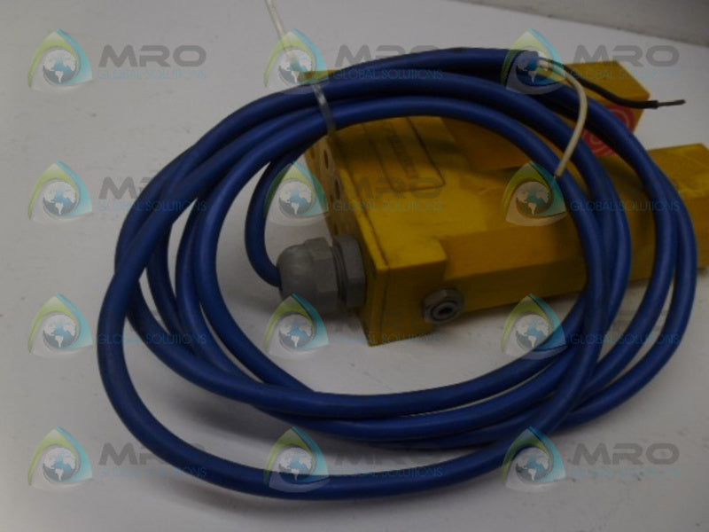 TURCK SI30-K33-YO SLOT SENSOR NSNP