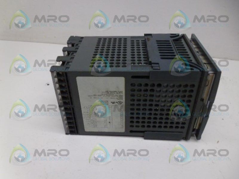 EUROTHERM 2404/CC/VH/TT/RR/VS/XX/ENG/AO/AX143 TEMPERATURE CONTROL NSNP