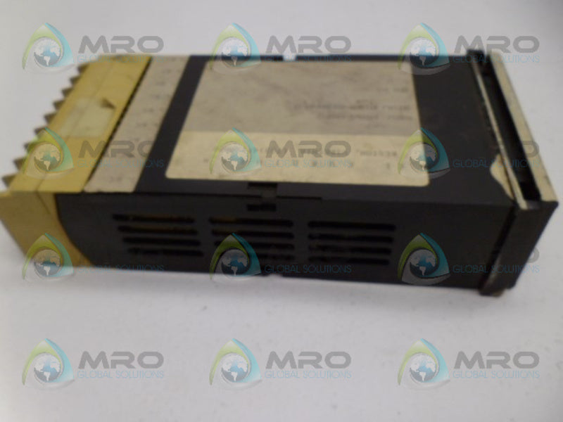 EUROTHERM 840/J/0-1000F// TEMPERATURE CONTROLLER UNMP