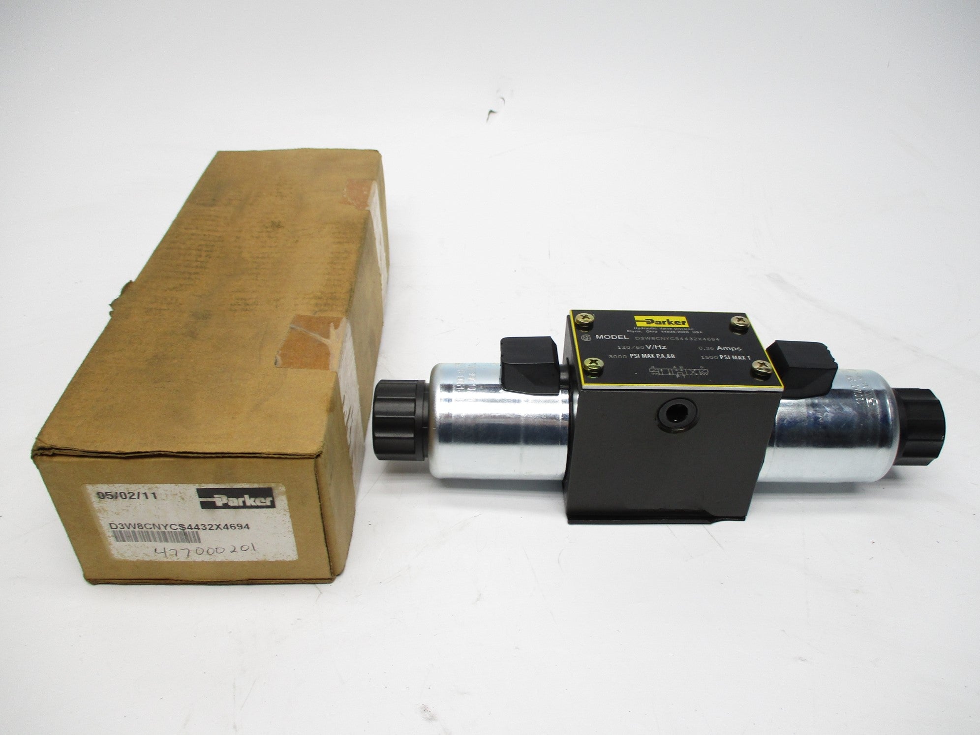 PARKER D3W8CNYCS4432X4694 120V 0.36A 3000PSI NSMP